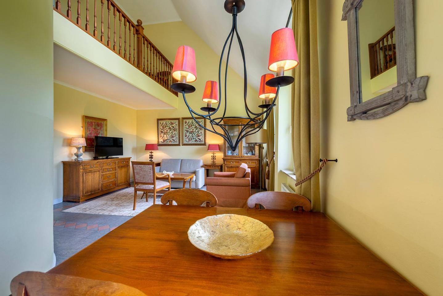 Chateau St Gerlach - Oostwegel Collection, Member Of Relais And Chateaux Valkenburg aan de Geul Bilik gambar A modern chandelier