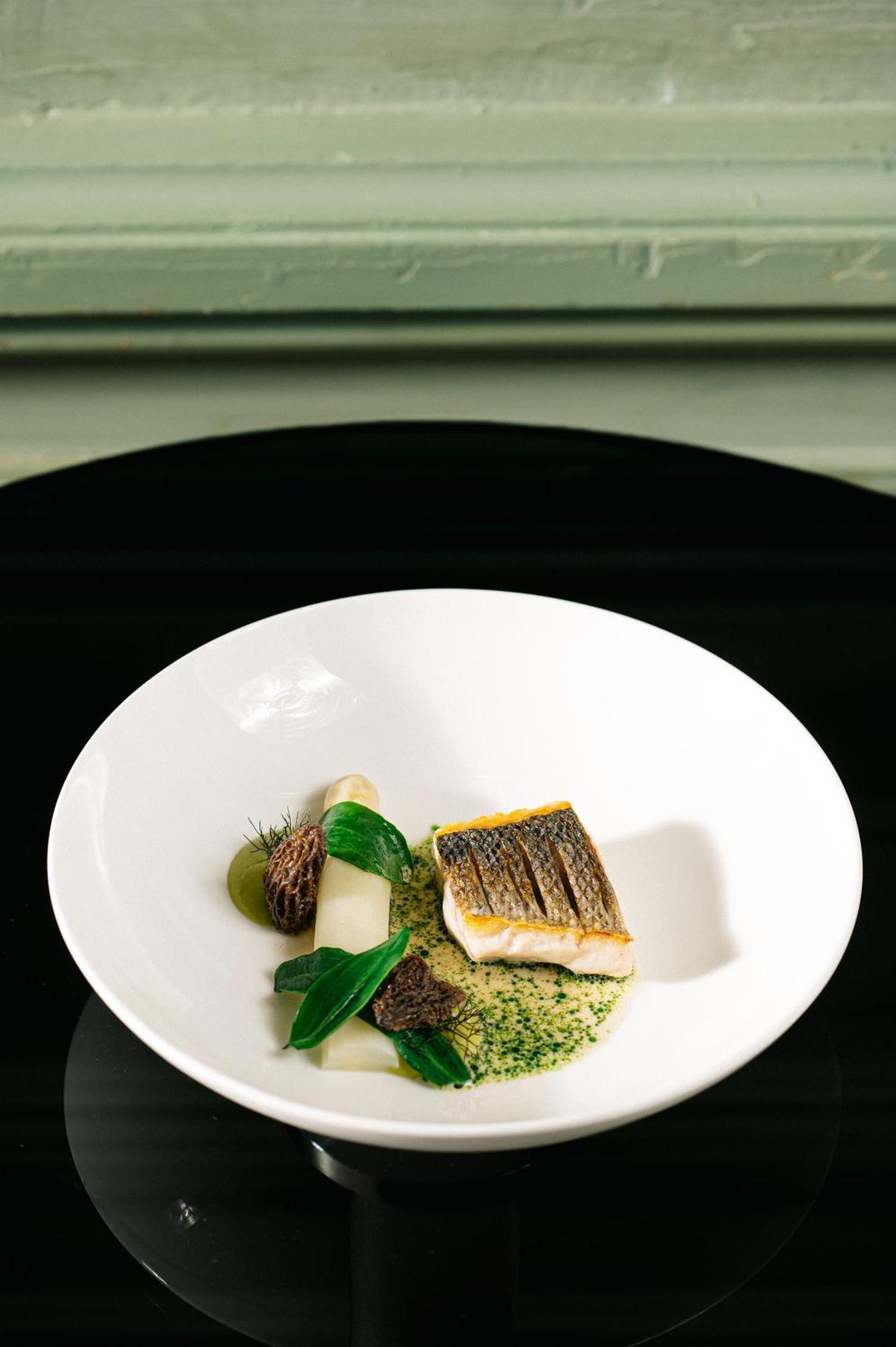 Chateau St Gerlach - Oostwegel Collection, Member Of Relais And Chateaux Valkenburg aan de Geul Luaran gambar A plate of food